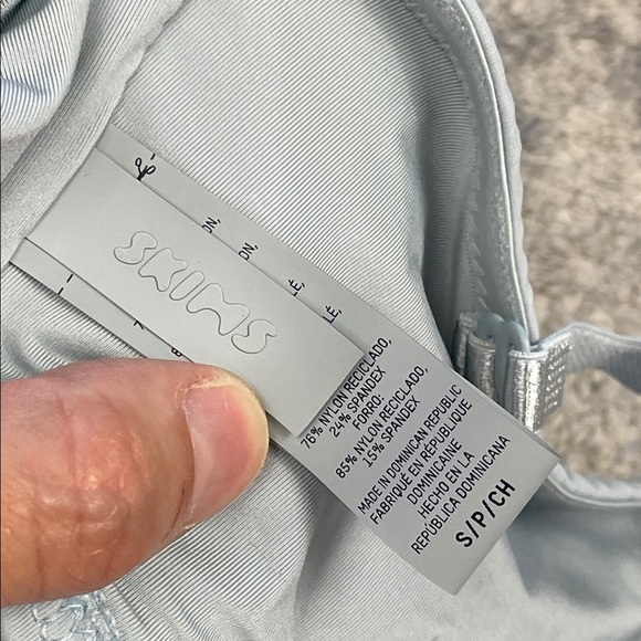 New Skims Micro Bandeau Bikini Top Swim Faded Denim Blue Sz S - Picture 8 of 9